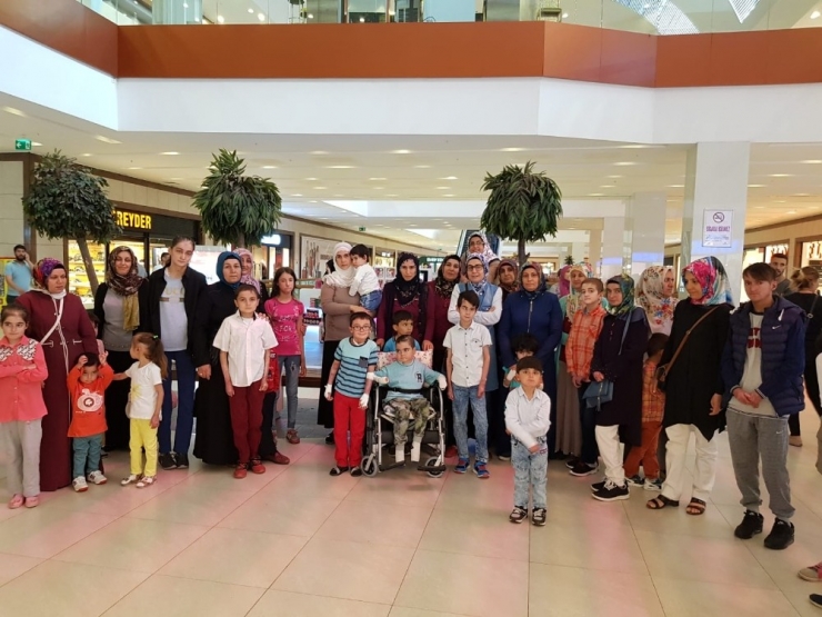 Kelebek Çocuklara Bayram Hediyesi