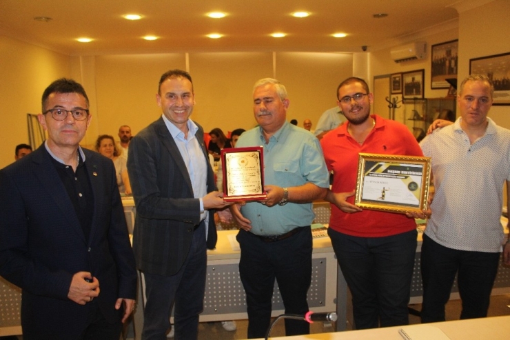 Ayvalık’ta Ato Başarılı Firmaları Onurlandırdı