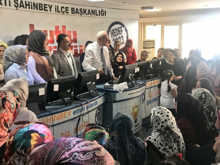 Milletvekili Erdoğan, Kadınlarla Bir Araya Geldi