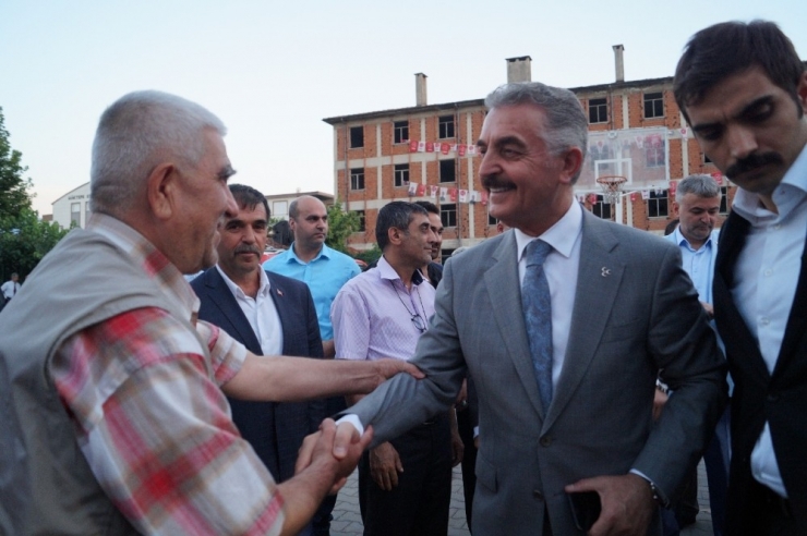 Büyükataman Meşalelerle Karşılandı