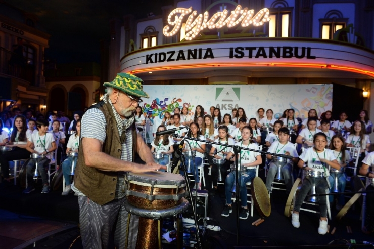 Okay Temiz’in Öğrencilerinden Coşkulu Konser