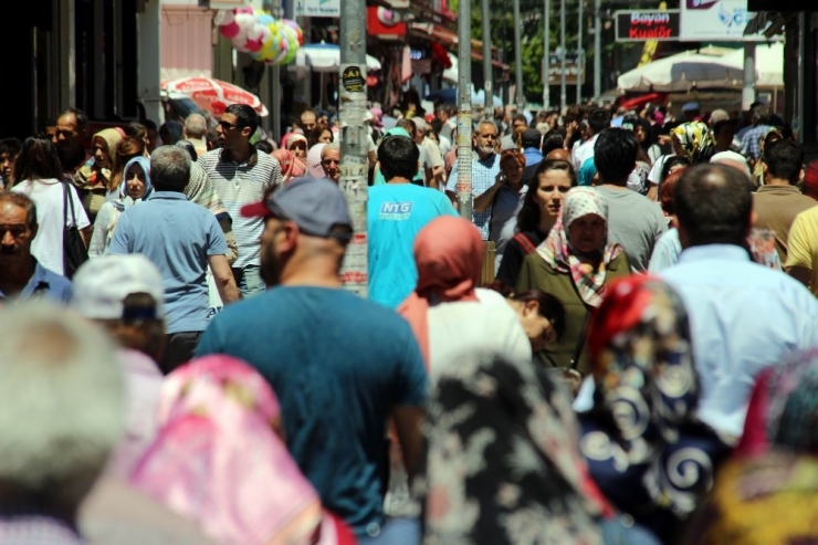 Çarşı-pazarda Bayram Hareketliliği