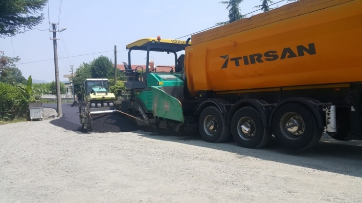 Sapanca’da Asfaltlama Çalışmaları Sürüyor