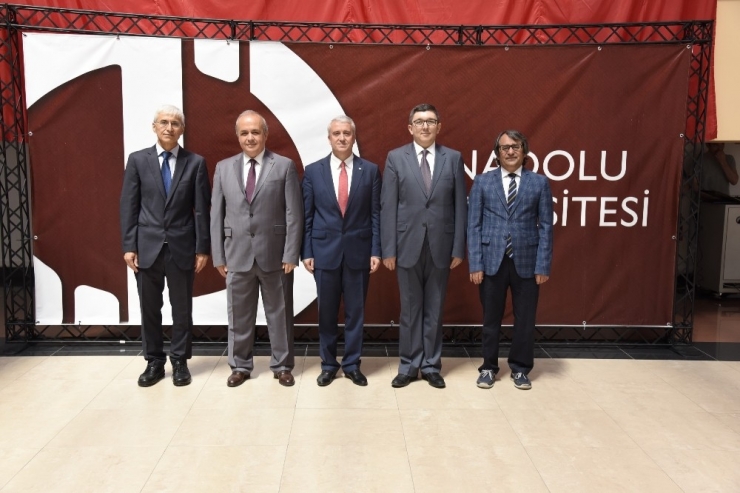 Anadolu Üniversitesi Ailesi Bayramlaşma Töreninde Buluştu