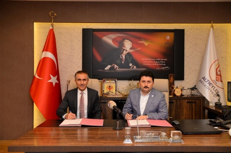 Yüzme Havuzunun Kullanma Hakkı Altıeylül Belediyesinin Oldu