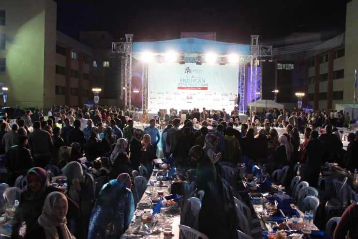 Başbakan Yıldırım, Hemşehrileriyle İftar Yaptı