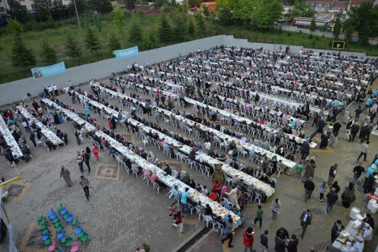 Bilecik’teki Gönül Sofrasında Yüz Bin Misafir Ağırlandı