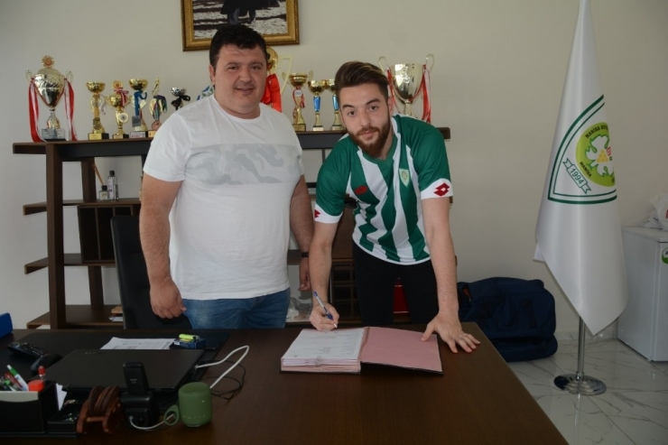 Manisa Bbsk’ya 1.87’lik Genç Eldiven