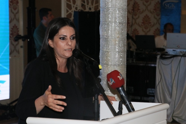 Bakan Sarıeroğlu: "Türkiye’de Emeklilik Yaşı 65 Değil"