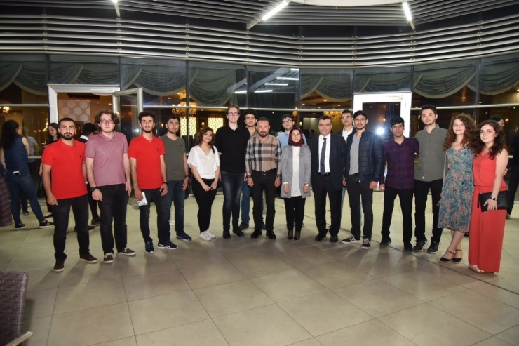 Başkan Doğan, Tıp Öğrencilerini İftarda Ağırladı