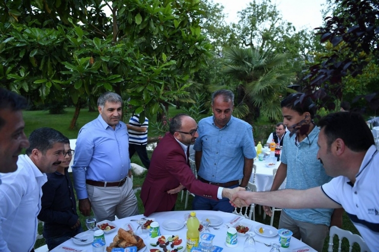 Başkan Üzülmez Hayırsever İş Adamları İle İftarda Buluştu