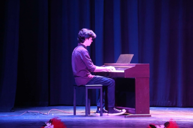 Konservatuvar Öğrencilerinden Muhteşem Yılsonu Gösterisi