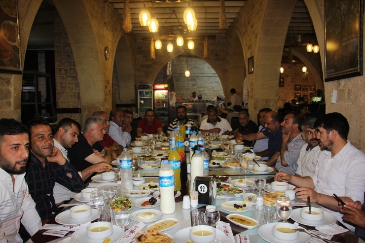 Mhp Milletvekili Adayları Gazetecilerle Bir Araya Geldi