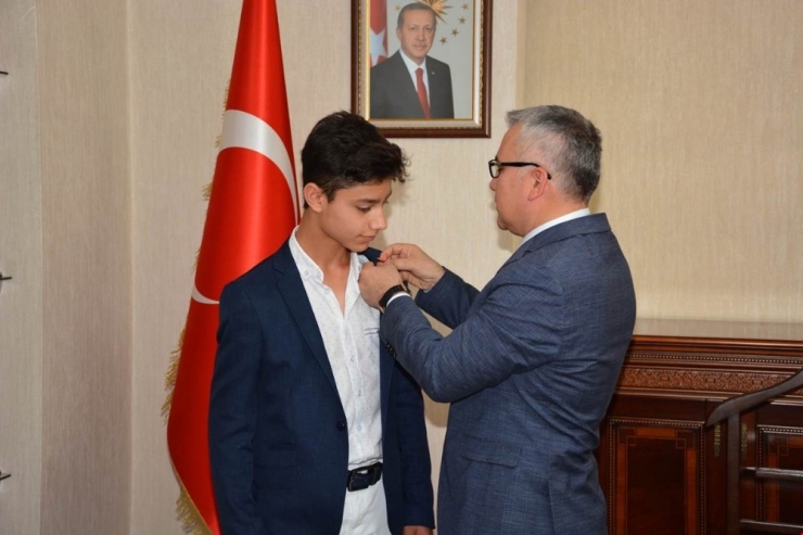 Dünya Birincileri Ödüllendirildi