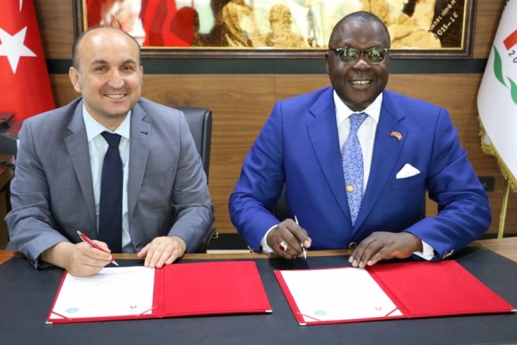 Amasya Üniversitesinden Mali İle İşbirliği Anlaşması