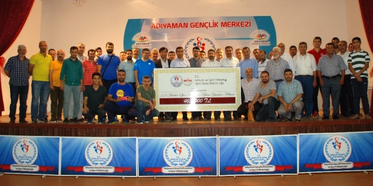 Adıyaman’da 111 Amatör Kulübe Nakdi Yardım