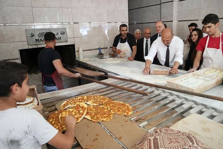 Milletvekili Adayı Marifetlerini Sergiledi Gücünü Gösterdi