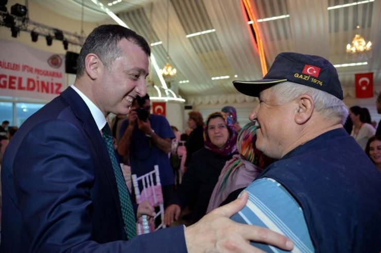 Şehit Aileleri Ve Gaziler İftarda Buluştu