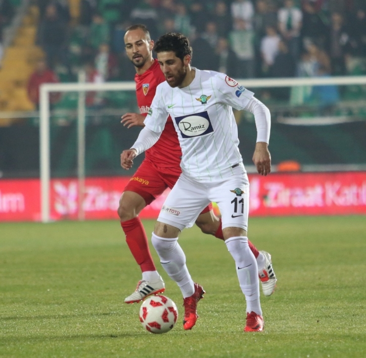 Akhisar’da Sözleşmesi Sona Eren 3 Oyuncu İle Anlaşmaya Vardı