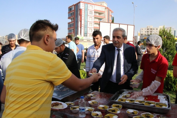 Demirkol, Bayram Geleneklerini Yaşatmayı Sürdürüyor