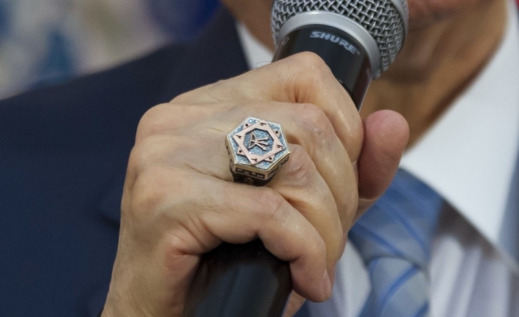 Devlet Bahçeli’nin Bayramlaşmada Taktığı Yüzük Dikkat Çekti