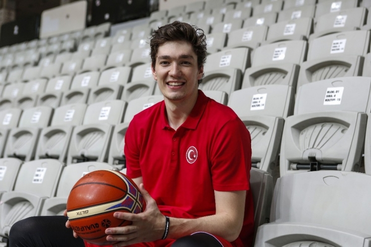 Cedi Osman: “Gücümüzü Taraftarlarımızdan Alıyoruz”