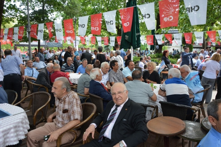 Chp Bursa Teşkilatı Bayramda Bir Araya Geldi