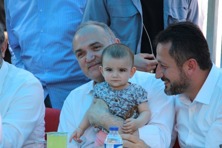 Bakan Özlü: "Cumhuriyet Tarihinin En Yüksek Sanayi Üretimini Yakaladık"