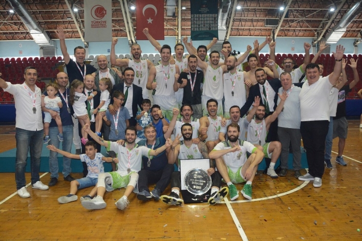 Manisa Büyükşehir’in Dev Adamları 1. Lig’e Yükseldi