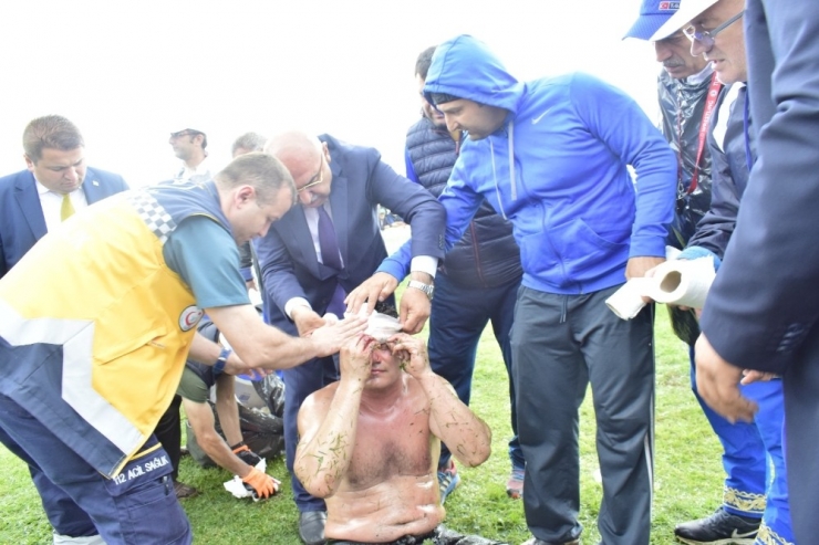 Yaralının Yardımına Vekil Adayı Koştu