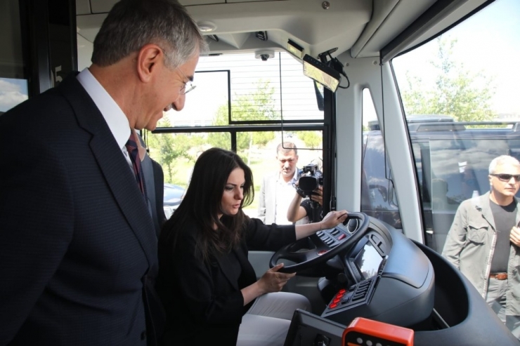 Bakan Sarıeroğlu, Direksiyonun Başına Geçti