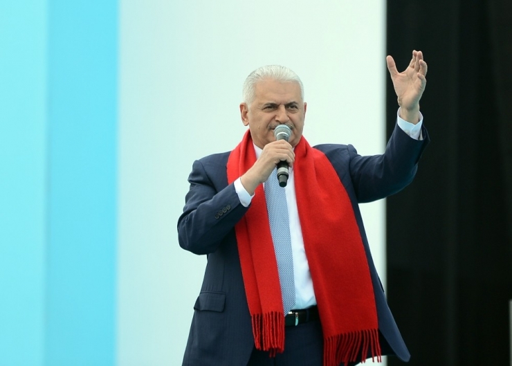 Başbakan Yıldırım: "Ortada Bir Eseriniz Yok, Millet Neye Göre Size Destek Versin"
