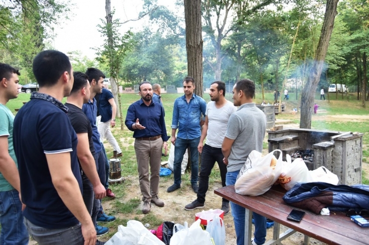 Başkan Doğan, Piknikçilerin Misafiri Oldu