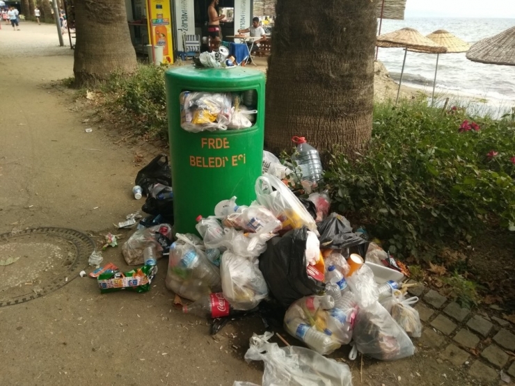 Erdek’i Çöp Götürüyor