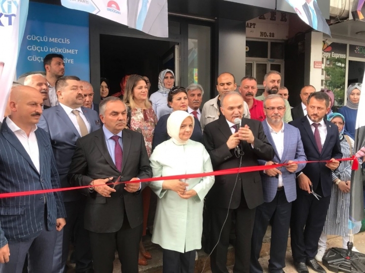 Bakan Özlü: "Denizlere Mega Endüstri Bölgeleri Kurulacak"