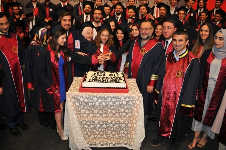 Veteriner Fakültesinin Mezuniyet Sevinci