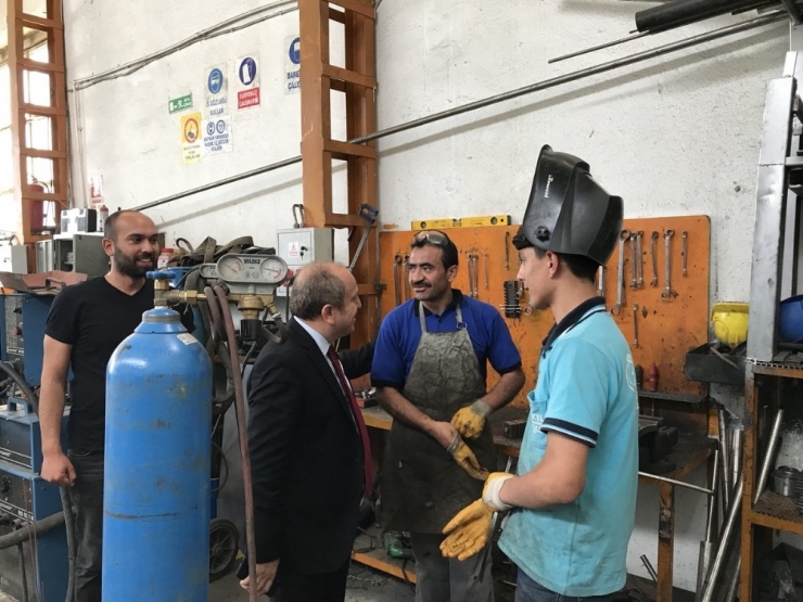 Karadağ’dan Esnaf Turu