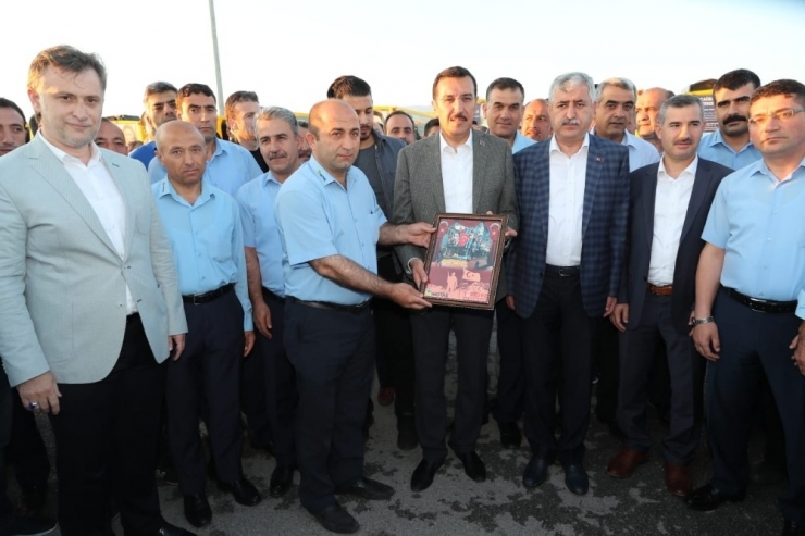 Bakan Tüfenkci: “Vizyon Sahibi Olmayan Liderlere Mi İşi Teslim Edeceğiz”