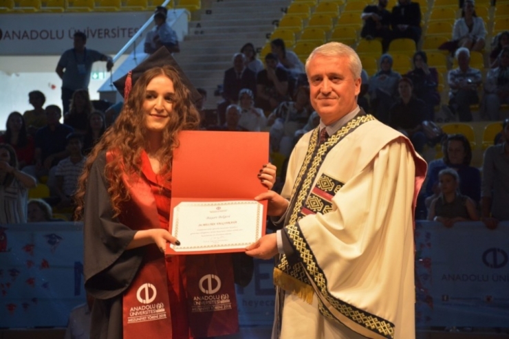 Mühendislik Fakültesi, Genç Mühendisleri Yeni Hayatlarına Uğurladı