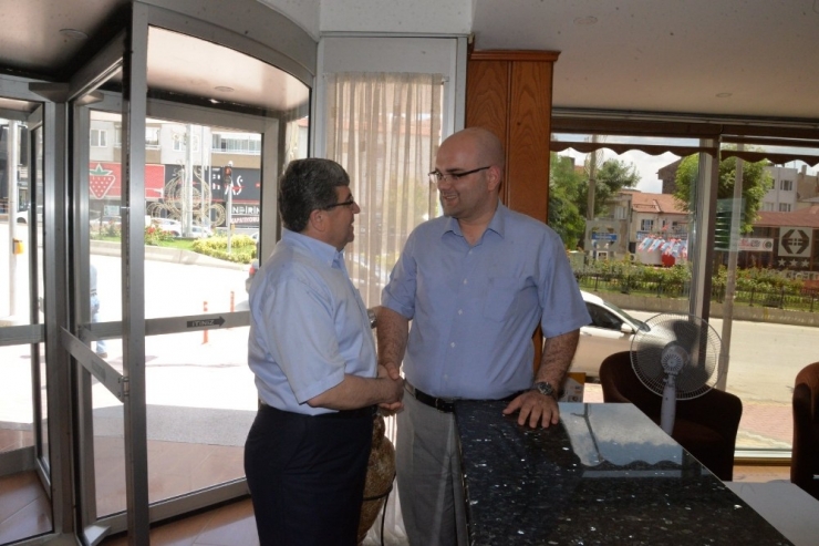 Başkan Can, Vatandaş Ve Esnafla Buluşmaya Devam Ediyor