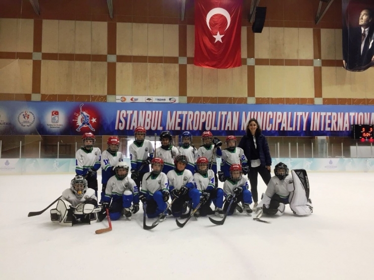 Kartepeli Minikler Turnuvada