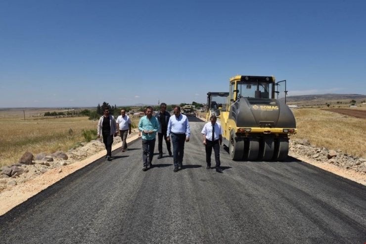 Vali Tekinarslan Asfaltlanan Köy Yollarını Denetledi