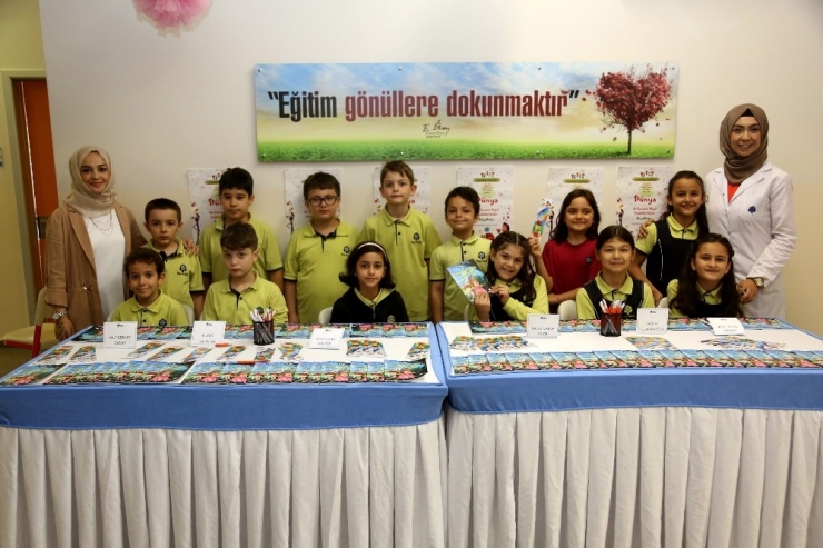 İhlas Kolejinde Masal Sergisi