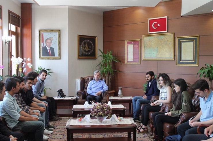 Model Uydu Yarışması’nda Dünya İkincisi Olan Grizu-263 Valilik’te