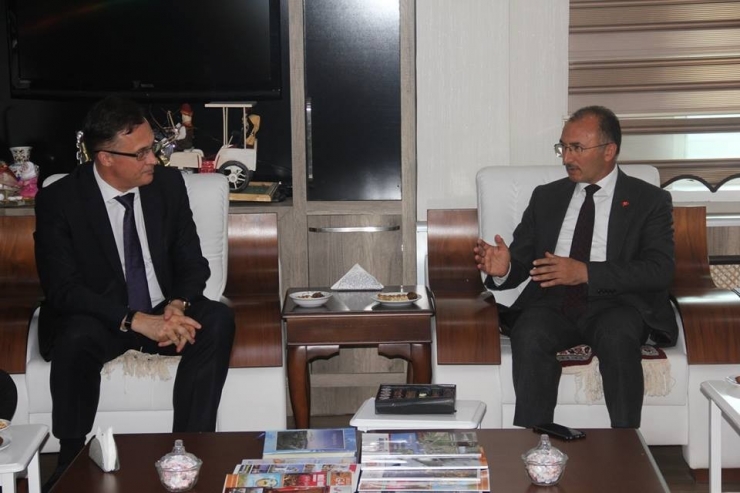 Belarus Cumhuriyeti Ankara Büyükelçisi Savınykh’dan, Başkan Köksoy’a Ziyaret