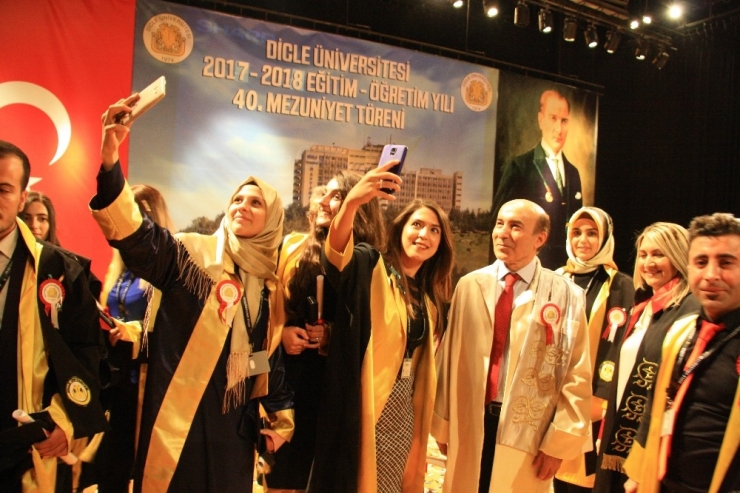 Dü’de Mezuniyet Coşkusu