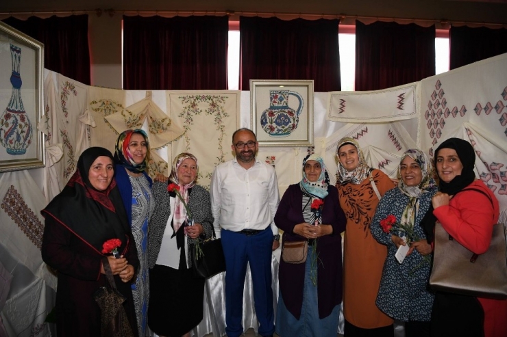 Kar-mek Yıl Sonu Sergisi Açıldı