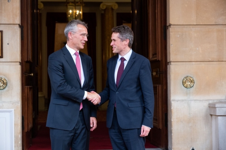 Stoltenberg: "İngiltere’ye İhtiyacımız Var"