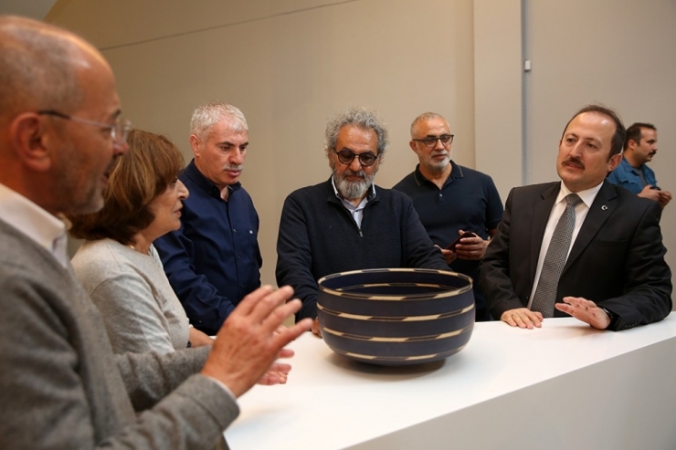 Vali Pehlivan “Toprak” Sergisinin Ön İzlemesine Katıldı