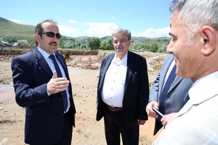 Vali Pehlivan Kültür Han İnşaatında İncelemelerde Bulundu